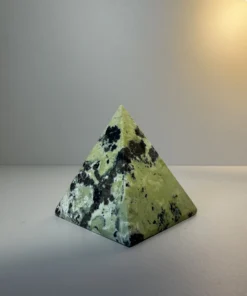 Serpentín x Pyrit "Duet" (Pyramída2) – Obrázok 3