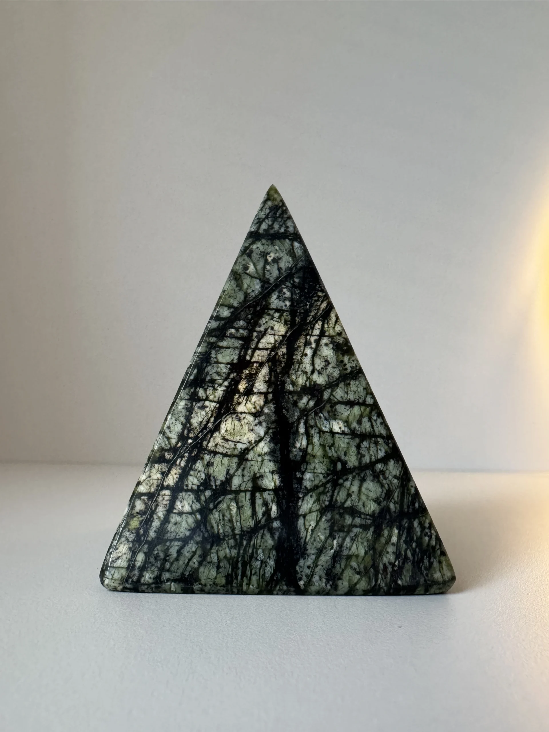 Serpentín "Jungle Green" (Pyramída1)