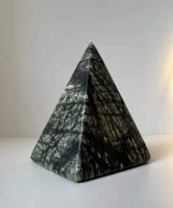 Serpentín "Jungle Green" (Pyramída1) – Obrázok 3