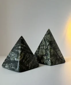 Serpentín "Jungle Green" (Pyramída1) – Obrázok 4
