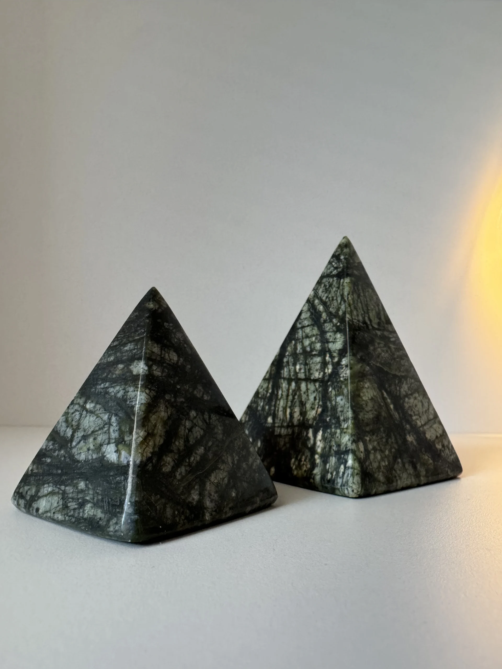 Serpentín "Jungle Green" (Pyramída1) – Obrázok 4
