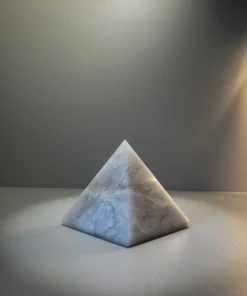 Ónyx Biely (Pyramída5)