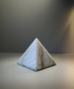 Ónyx Biely (Pyramída4)