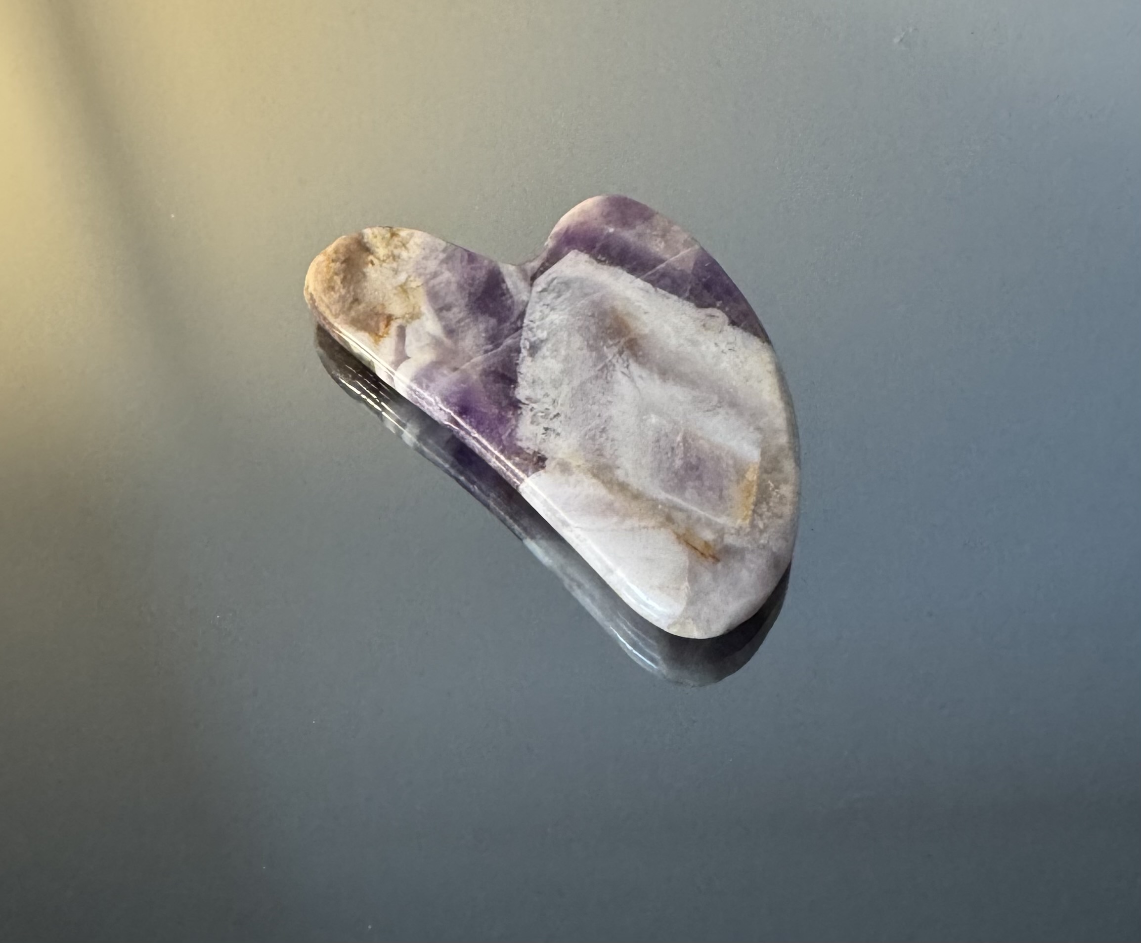 Gua Sha z prírodného kameňa (Ametyst)